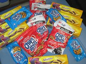 lot 18 image: 5B Snack Variety, Chips, Cookie, ...