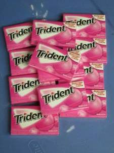 lot 16 image: 5B 12 Packs of Trident Original B...
