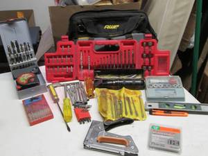 lot 26 image: 5B Large Lot of Tools, Drill Bits...