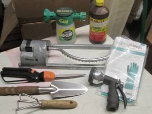 lot 33 image: 5C Lawn & Garden Tools & Supplies...