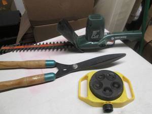 lot 34 image: 5C Electric Hedge Trimmer, Pruner...