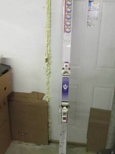 lot 41 image: Loc12 Set of Coyote Skis SLX Composi...