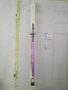 lot 42 image: Loc 12 Set of Fischer Rottefella Ski...