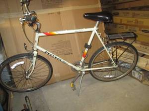 lot 47 image: Loc 12 Mens Peugeot Urban Express Bi...