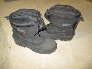 lot 68 image: 5A Mens Size 9 Ranger, Thick Lin...