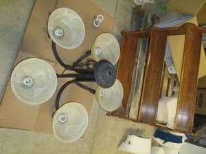 lot 70 image: 4C 5 Bulb Pendant Chandelier, Bla...
