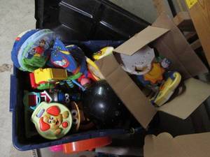 lot 122 image: 10 Covered Tote Full of BabyTodd...