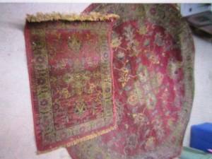 lot 126 image: 8B Large Round Area Rug With Matc...