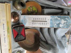 lot 132 image: 6B Vintage Collectibles...