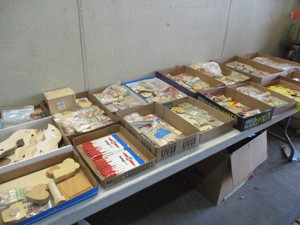 lot 9 image: Craft Supplies