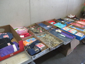 lot 16 image: Clothes
