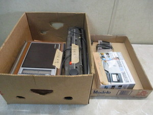 lot 27 image: Radios