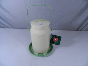 New Perky Pet Milk Pail Bird Feeder