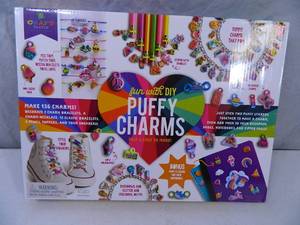 New 423 Piece Puffy Charms Craft Kit