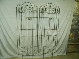 2 New Finial Garden Trellis