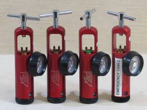 lot 86 image: 4 Allied 50PSI Oxygen Regulators