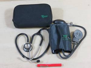 lot 84 image: Tycos Blood Pressure Cuff and Stethoscope Set