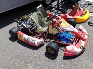 lot 2 image: Shifter Kart Freeline With B&S Formula Racing Engine & Other Kart For Parts Or Assembling