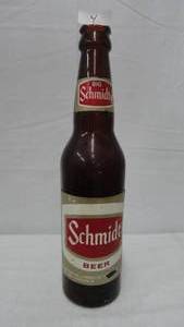 lot 4 image: Vintage Schmidt Beer Bottle & Cap