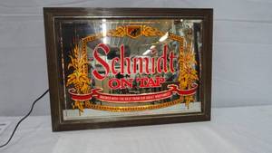 lot 18 image: Schmidt On Tap Mirrored Light Sign