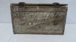 lot 32 image: Wooden Schmidt Beer Box
