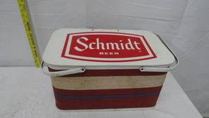 lot 51 image: Schmidt Beer Picnic Basket With Trays & Table Covering