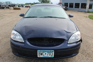 lot 5707 image: 2002 Ford Taurus SE