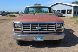 1985 Ford F250 460ci V8 4bbl 4 Speed Manual RWD - Solid Truck