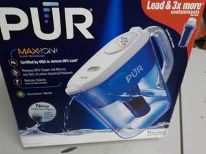 lot 75 image: PUR 11 cup Pitcher Filtration Syste...