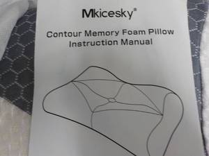 lot 95 image: MKICcesky Contour Memory Foam Pillo...