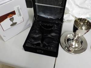 lot 136 image: Majestic Gift Ware...