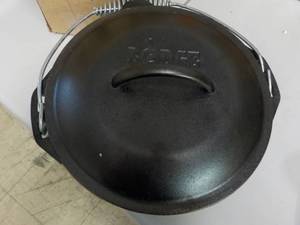 lot 146 image: Lodge Cast Iron 5 qt Dutch Oven...
