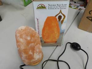 lot 158 image: Himalayan Glow Lamp needs bulb...