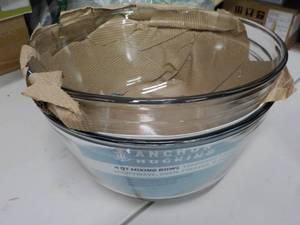 lot 174 image: Set of 2 Anchor Hocking 4 qt Mixing...