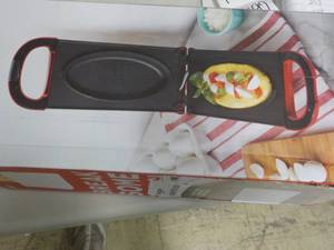 lot 197 image: Dash Omelets Maker...