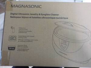 lot 205 image: Magnasonic Digital Ultrasonic Jewel...