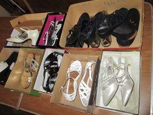 lot 16 image: All Size 7- 712 Ladies Dress Shoes...