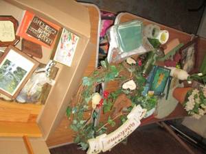 lot 17 image: Lot of Home Dcor & Religious Item...