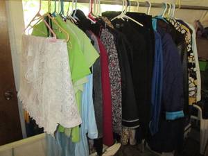lot 20 image: Large Lot of Ladies (Size L-XL)...