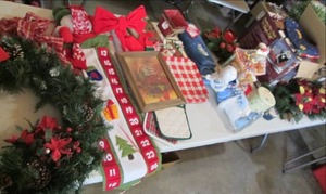 lot 23 image: Enormous Lot of Christmas Dcor S...