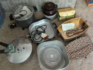 lot 46 image: Warmers, Pressure Cooker & Serving ...