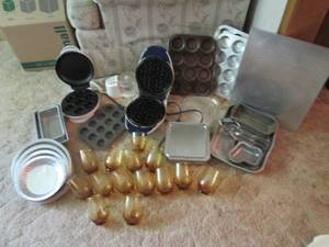lot 55 image: Large Lot of Cookware, Baking Tins,...