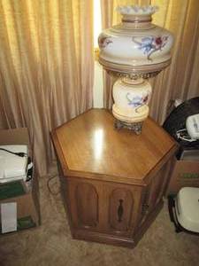 lot 59 image: Vintage End Table & Hurricane Lamp...