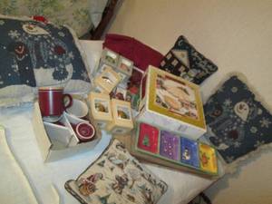 lot 71 image: Large Lot Of Christmas...