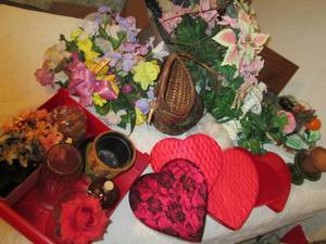lot 80 image: Wonderful Artificial Flower Lot Se...