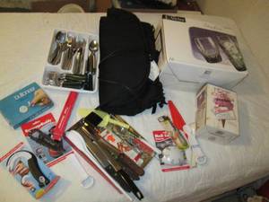 lot 81 image: Anchor Glasses Set, Car Seat Warmer...