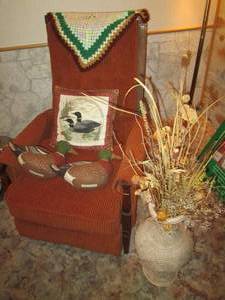 lot 9 image: Vintage Chair, Duck Pillows, and La...