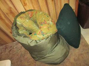 lot 10 image: Vintage Duck Themed Sleeping Bag Wi...