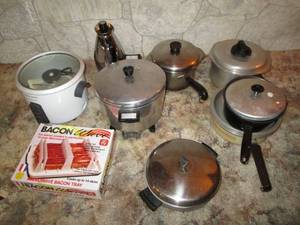 lot 85 image: Large Lot of Home Cooking Items Se...
