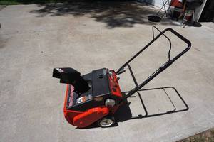 lot 10 image: MTD Yard Machines Model 317-140-088 Snow Blower